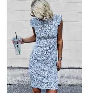 M.M.LaFleur Sarah 4.0 Dress in Indigo Marble Size 0 Petite Blue Black White